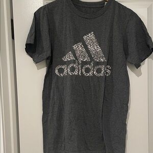Adidas men Gray Logo Tee small
